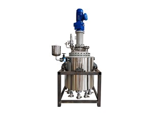 200L高溫不銹鋼油浴電加熱裂解釜已完工發(fā)往盤(pán)錦